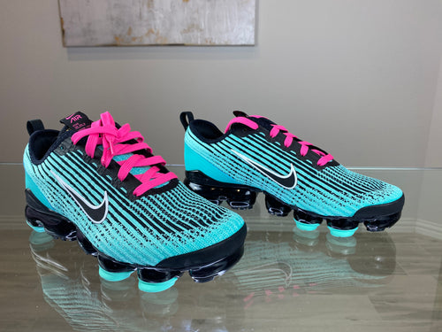 Nike VaporMax - Hyper Turquoise/ Black / Pink Blast - Women’s 8.5